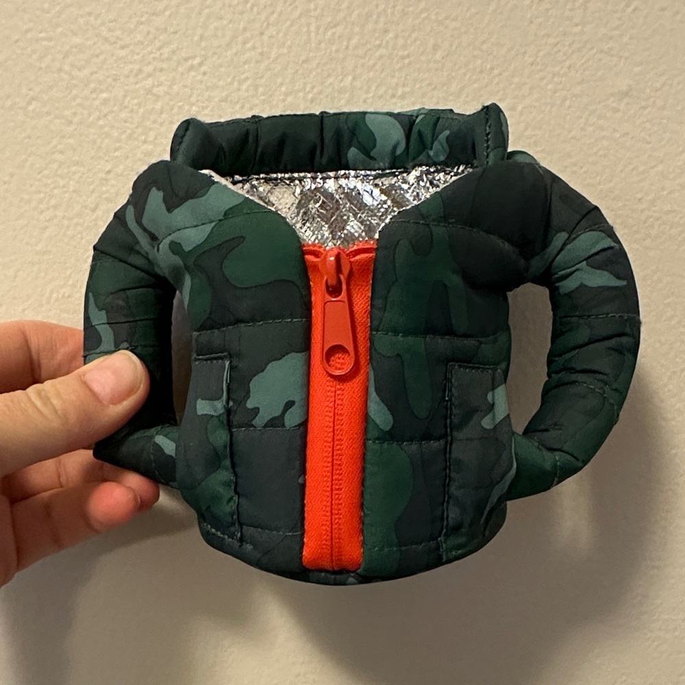 Camouflage Puffin can koozie